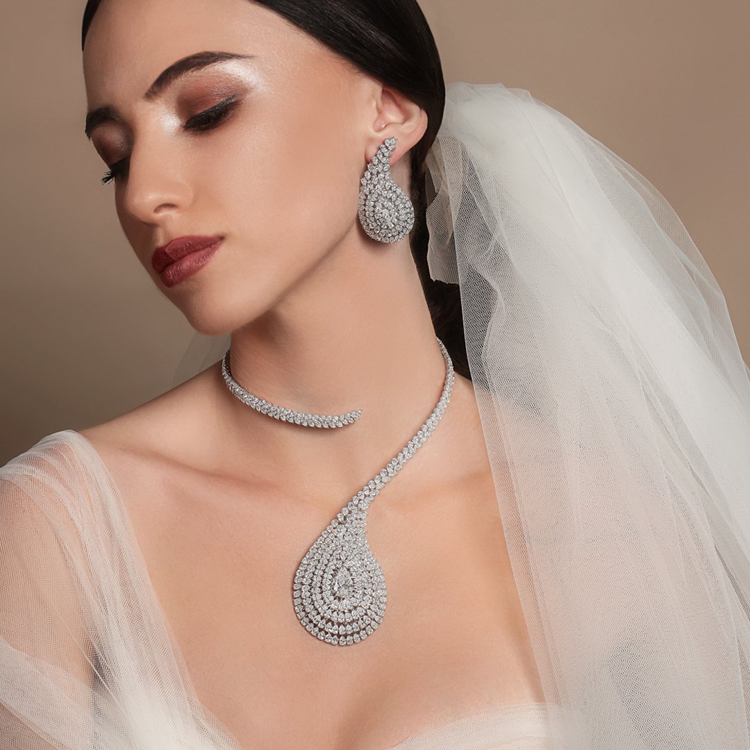 The Centre of Attention Diamond Set