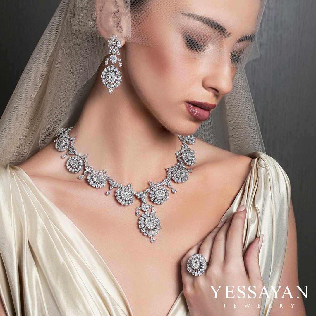 Centre of Interest Diamond Set