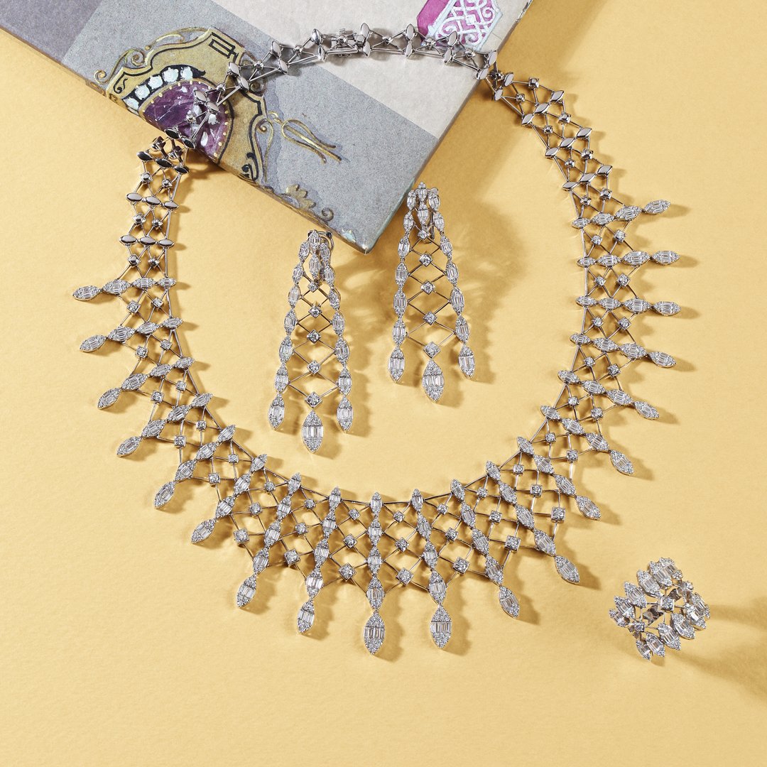 Interconnected Lacework Diamond Set