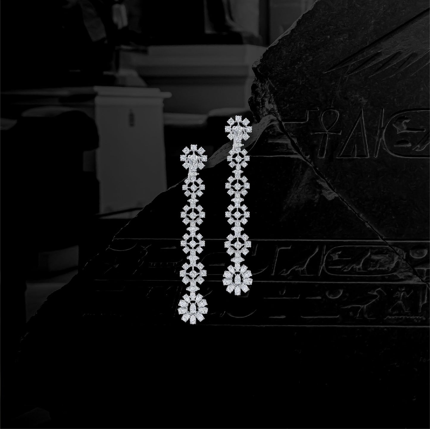 Diamond earring in Saudi Arabia | Diamond Set in Saudi Arabia
