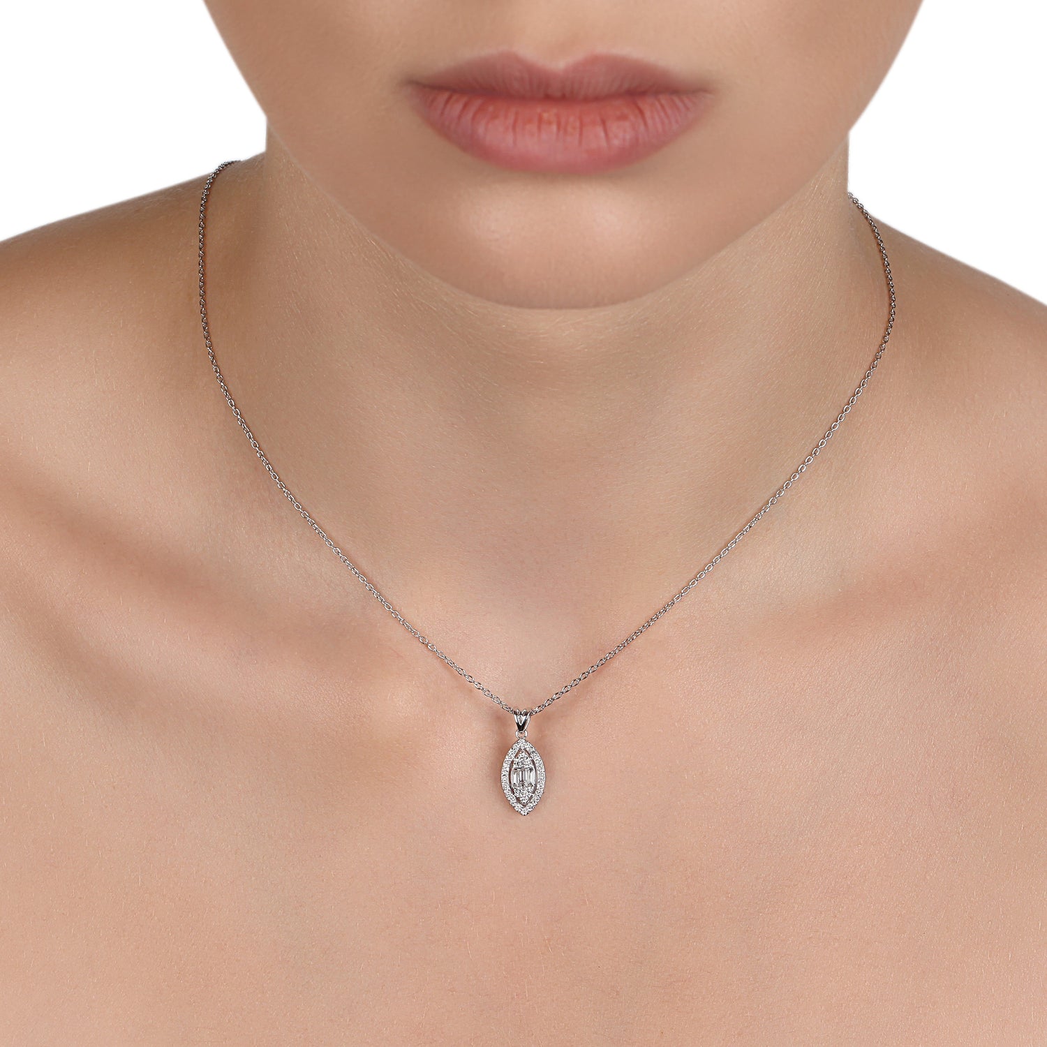 Necklaces with diamonds in UAE | Bridal jewelery set in Dubai | Jewelry shops in Dubai